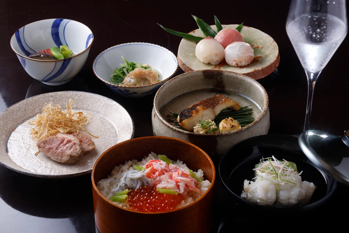 星付き料理長が手がける京料理コース★最高級日本酒ペアリング付 | 【お座敷個室貸切★接待・会食ディナー】ミシュラン星付き料理長の京料理10品と日本酒ペアリングを堪能する夜宴プラン★祇園白川の京町屋でおもてなし