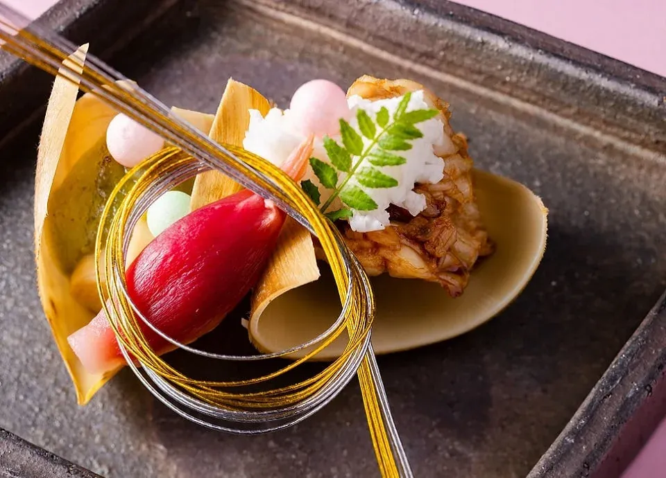【4〜18名様 / 個室確約★ご長寿長寿お祝いプラン】ちゃんちゃんこ貸出特典付＊厳選食材を使用した季節会席＋一代弥山 スパークリング＋フリードリンク★リーガロイヤルホテル広島の写真 5