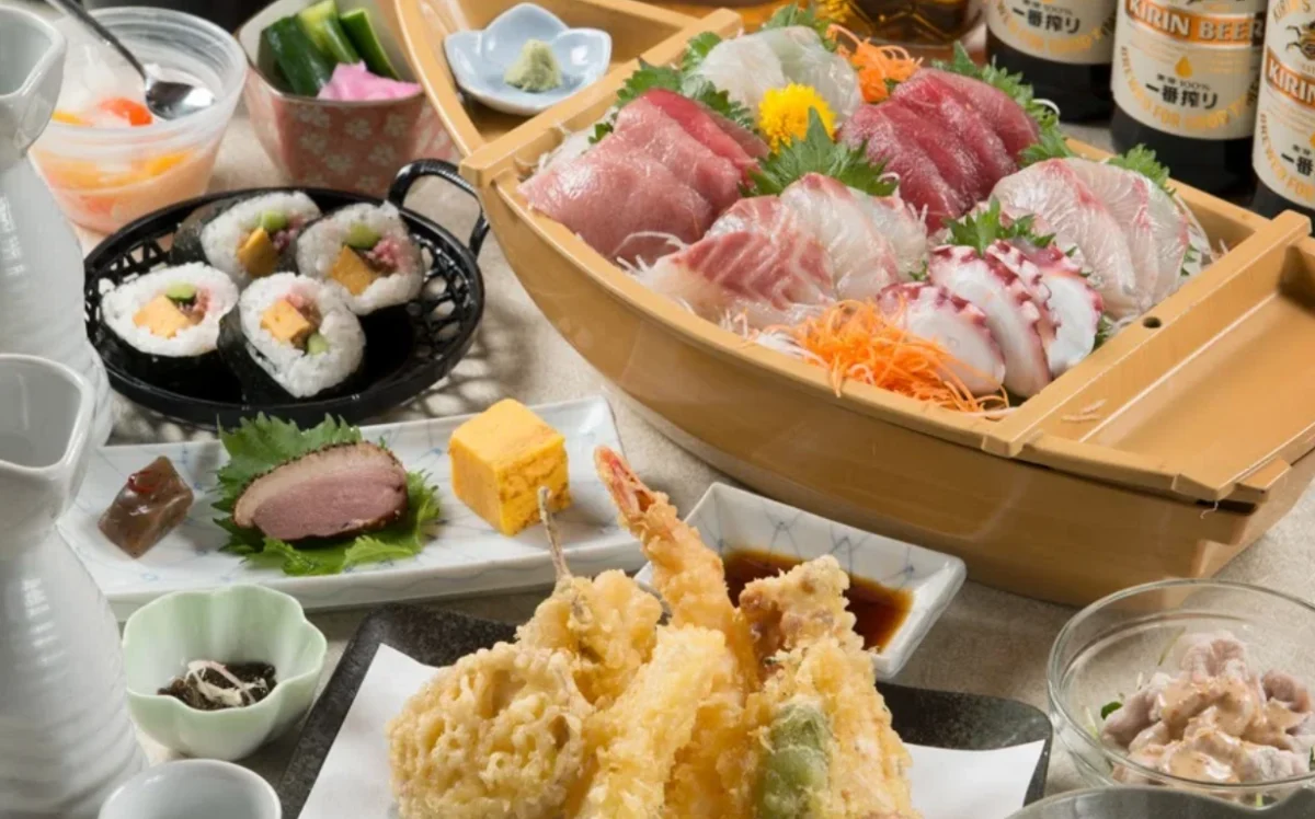 金土日 / 祝日、祝前日限定!【20~30名まで×貸切屋形船×接待・会食ディナー】絶景お台場ナイトクルーズ×天ぷら&船盛刺身×飲み放題つき★木場発 / 優雅で心に残るひとときをの写真 5