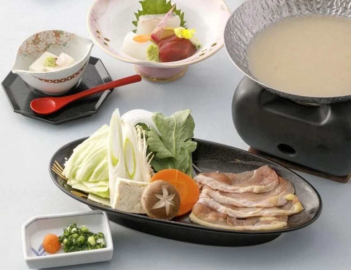 格式ある会席料理でおもてなし | 【4~12名様 / 半個室or個室確約★顔合わせ・結納プラン】大切なご縁を結ぶ、選べる全3種類の会席料理★上質な和の空間で心に残る結納・顔合わせを ~ 福岡リーセントホテル