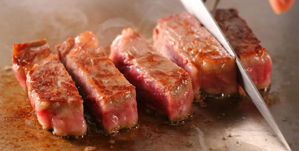 極上「百年の恵み おおいた和牛」鉄板焼きディナー | 【最上階ディナー×最大12名★大人数のお祝いプラン】百年の恵みおおいた和牛の鉄板焼コース★メッセージ付きプレート★都心の夜景とともにベイサイドホテルアジュール竹芝で満喫