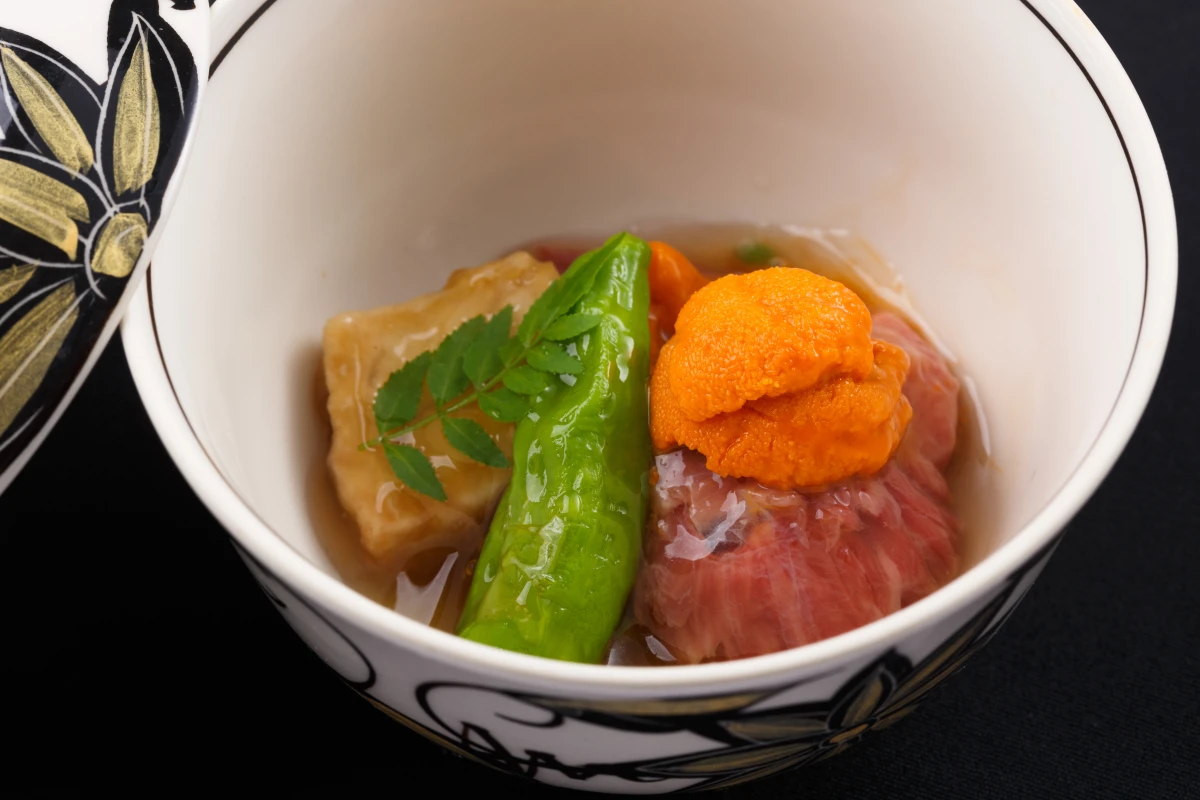 懐石料理全9品+乾杯酒+自家製生ケーキ 4