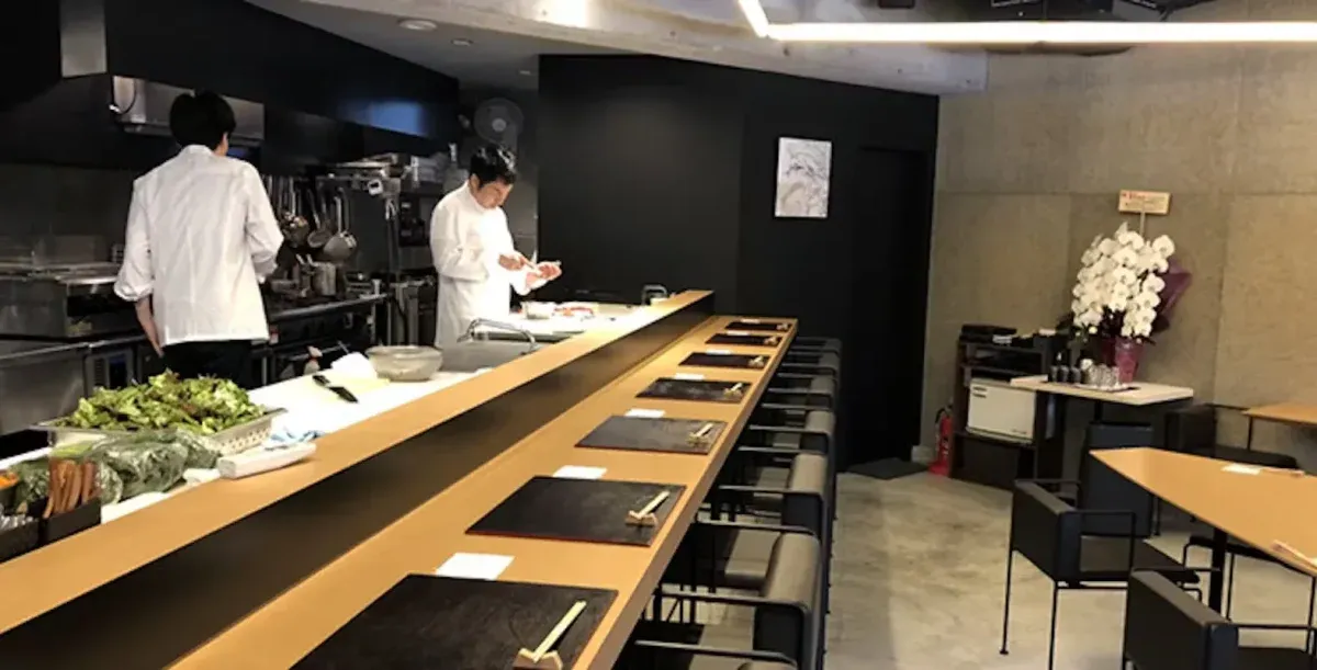 カウンター席 1