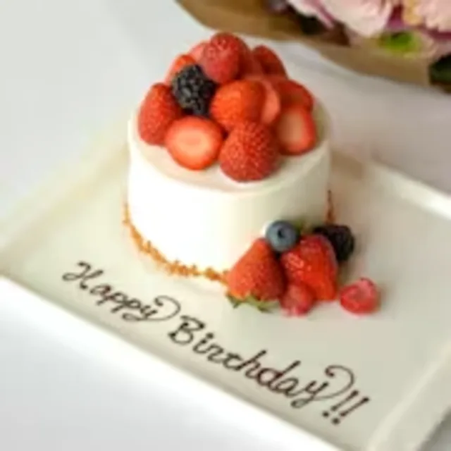 パティシエ特製ケーキ(2名分)